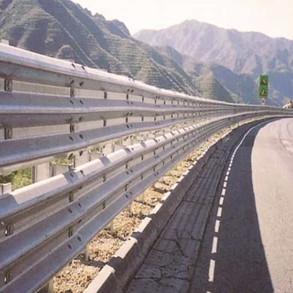 三波波形护栏板