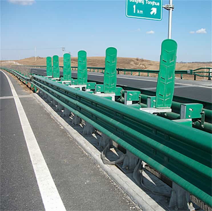 三波波形护栏板